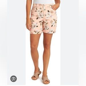 Gloria Vanderbilt “Amanda” Floral Shorts Size 8
